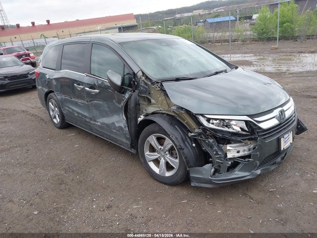 Salvage Honda Odyssey Image