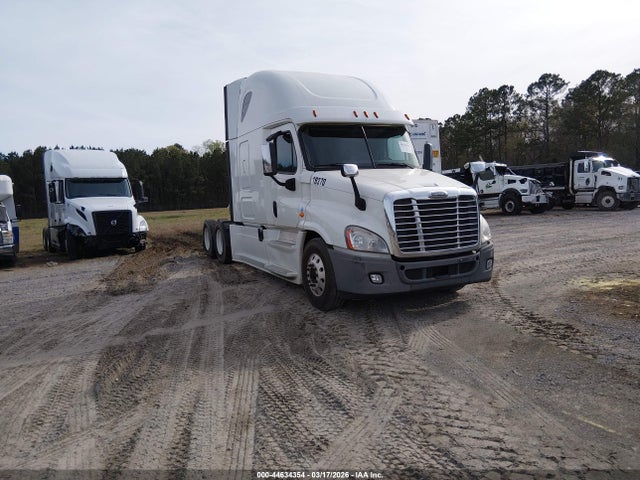 Salvage Freightliner Cascadia 125 Image