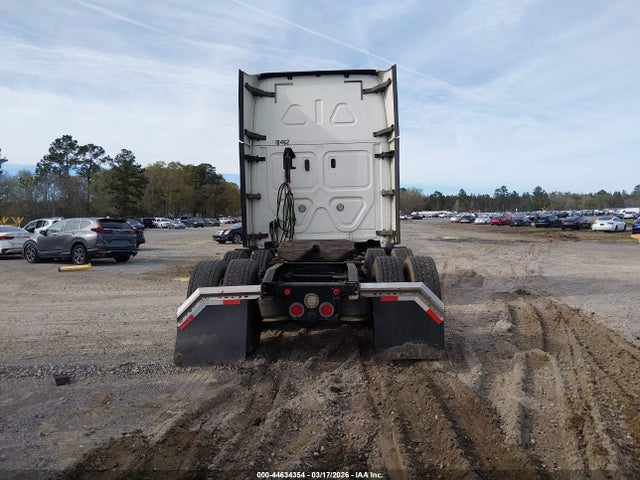 Freightliner Cascadia 125