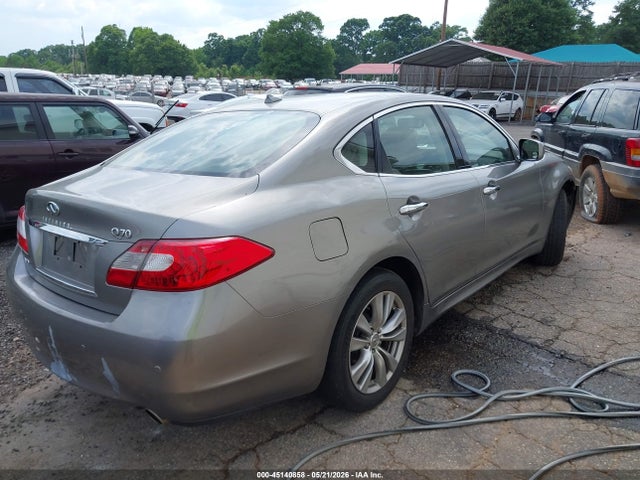 INFINITI Q70 3.7x