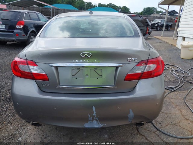 INFINITI Q70 3.7x