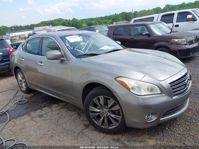 Salvage INFINITI Q70 Image