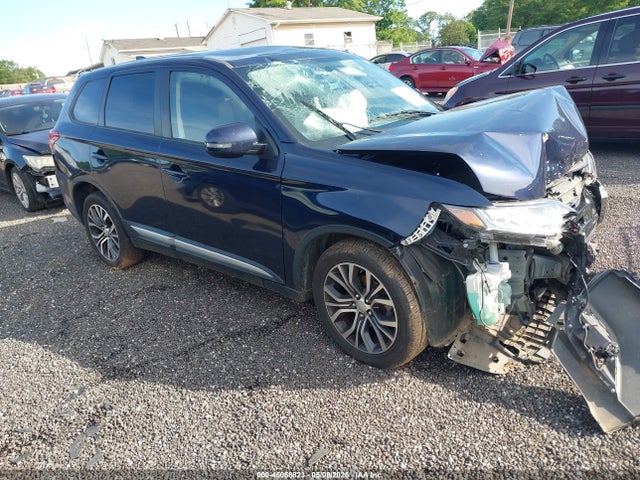 Salvage Mitsubishi Outlander Image