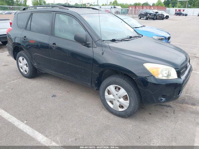Salvage Toyota RAV4 Image