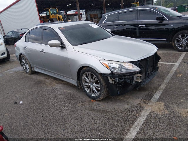 Salvage Hyundai Genesis Image