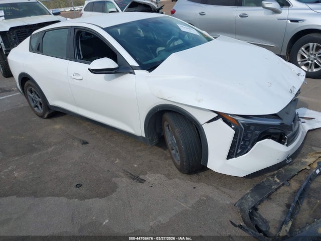 Salvage Kia K4 Image