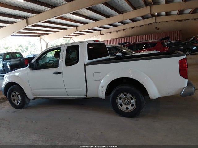 Nissan Frontier Xe