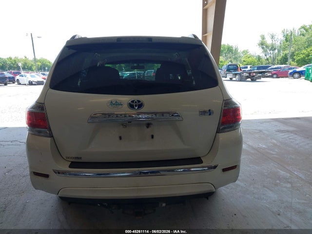 Toyota Highlander Base V6