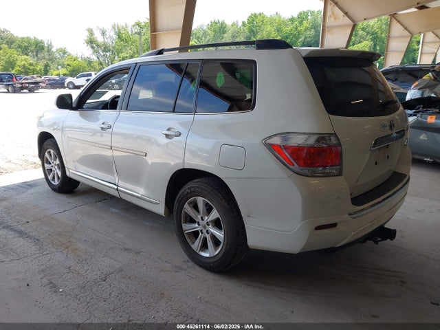 Toyota Highlander Base V6