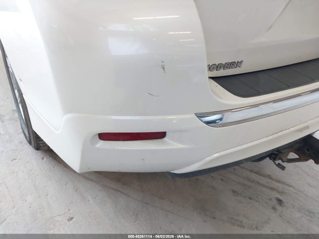 Toyota Highlander Base V6