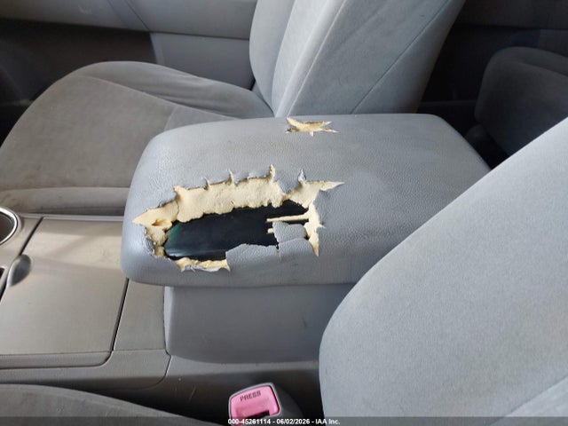 Toyota Highlander Base V6