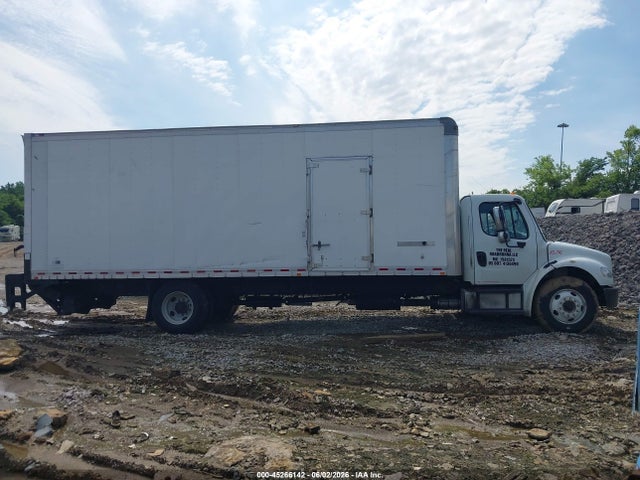 Freightliner M2 106