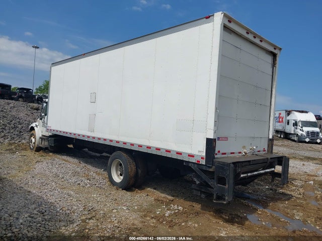 Freightliner M2 106
