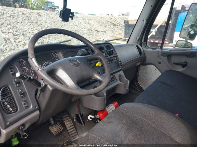 Freightliner M2 106