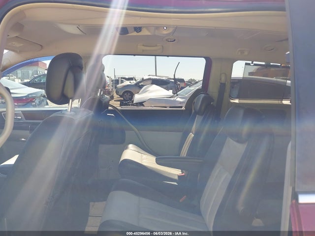 Chrysler Town & Country Touring Plus