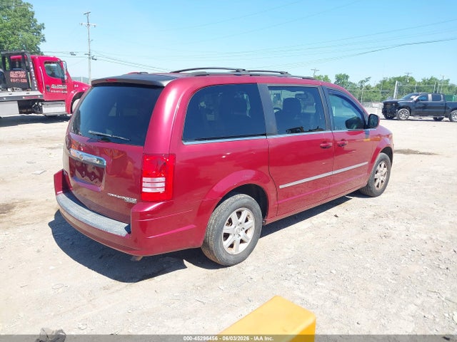 Chrysler Town & Country Touring Plus