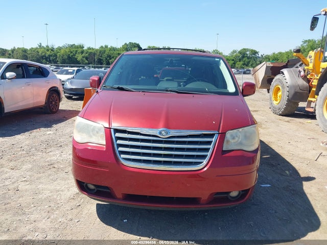 Chrysler Town & Country Touring Plus