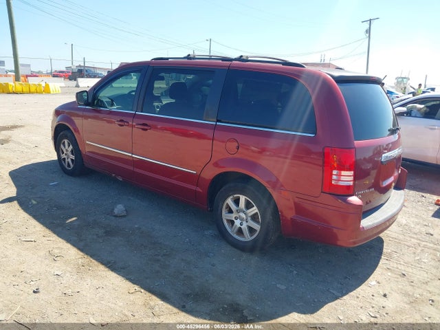 Chrysler Town & Country Touring Plus