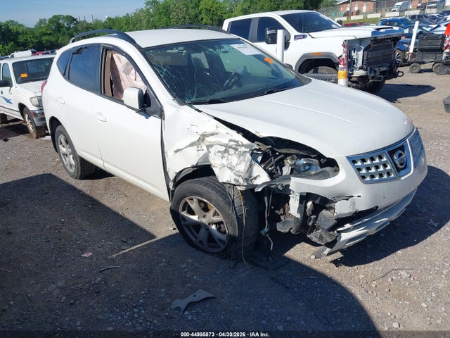 Salvage Nissan Rogue Image