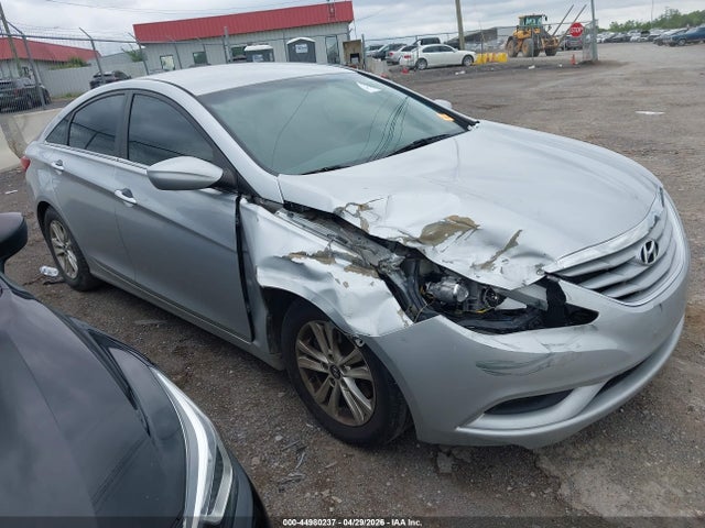Salvage Hyundai SONATA Image