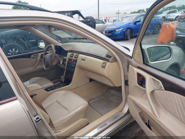 Mercedes-Benz E-Class 4m