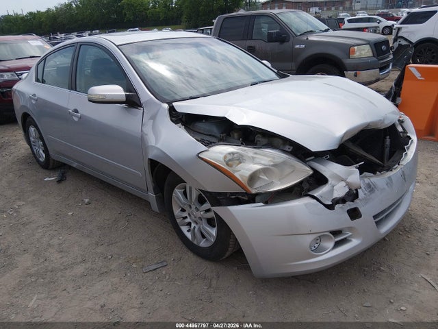 Salvage Nissan Altima Image