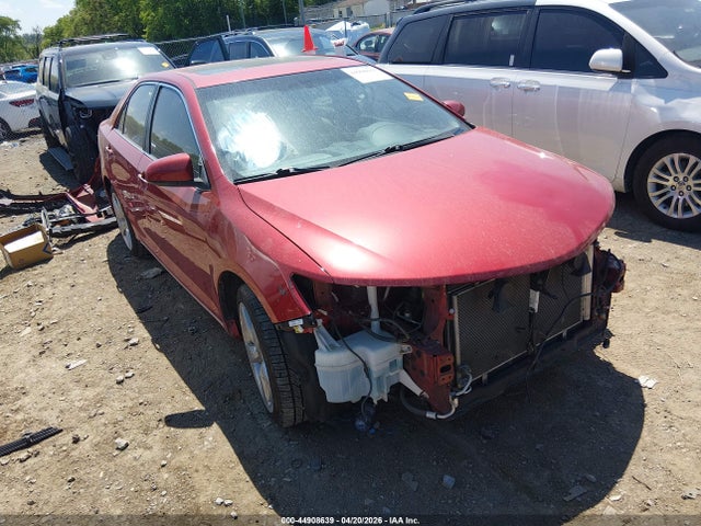 Salvage Toyota Camry Image