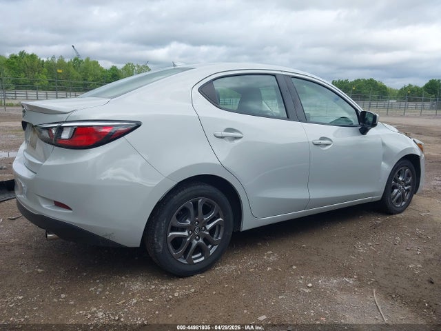 Toyota Yaris Le
