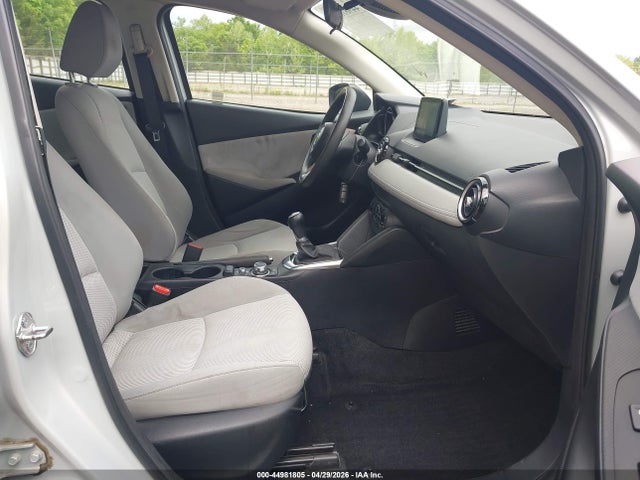 Toyota Yaris Le
