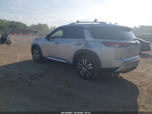 Nissan Pathfinder Platinum Fwd