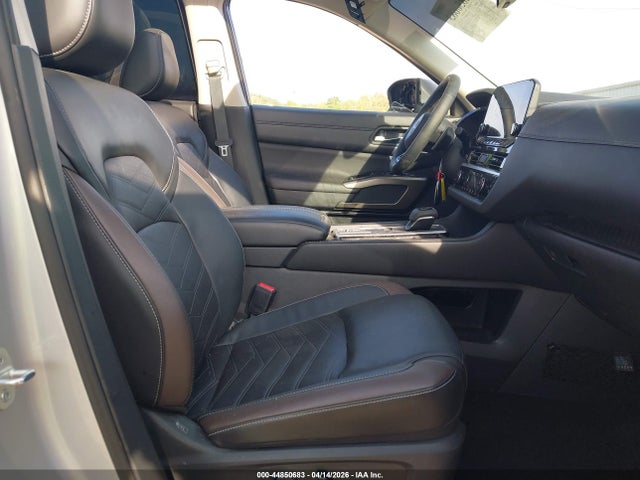 Nissan Pathfinder Platinum Fwd