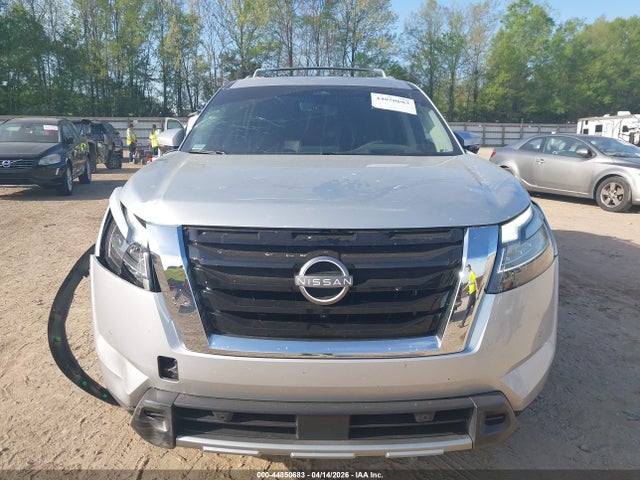 Nissan Pathfinder Platinum Fwd