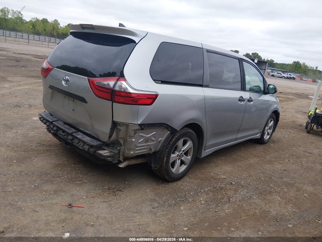 Toyota Sienna L
