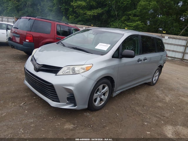 Toyota Sienna L