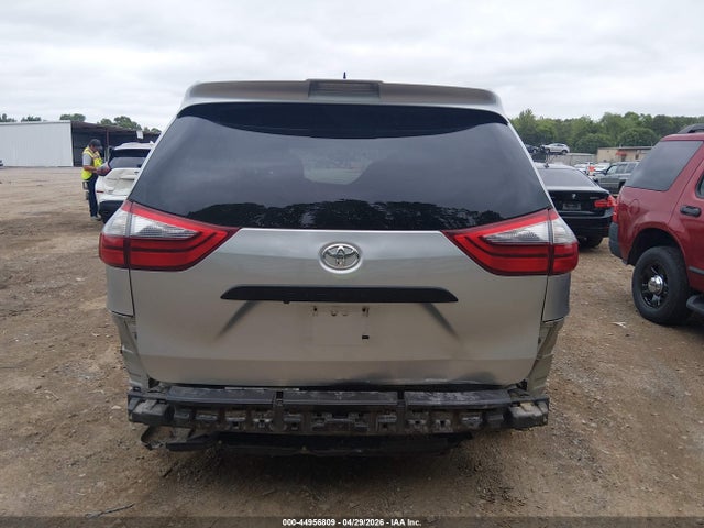 Toyota Sienna L