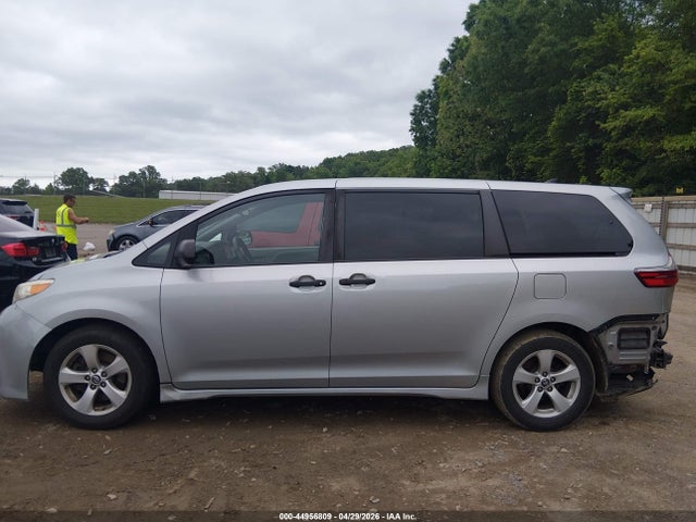 Toyota Sienna L