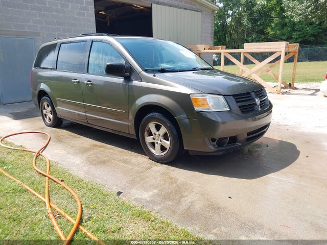 Salvage Dodge Grand Caravan Image
