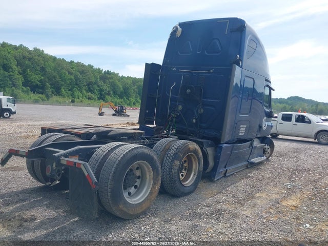 Freightliner Cascadia 125