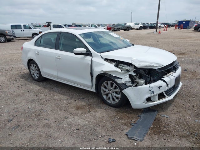 Salvage Volkswagen Jetta Image