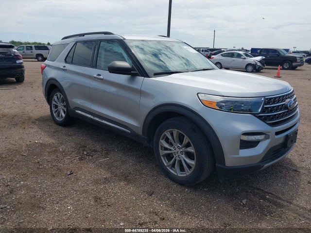 Salvage Ford Explorer Image