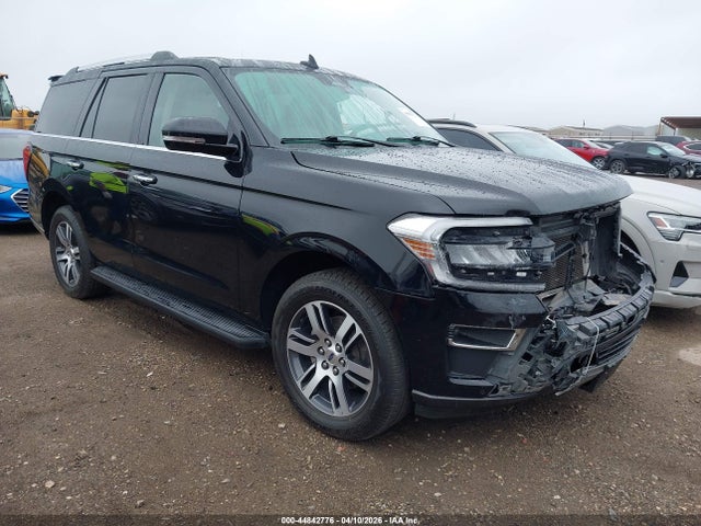 Salvage Ford Expedition Image