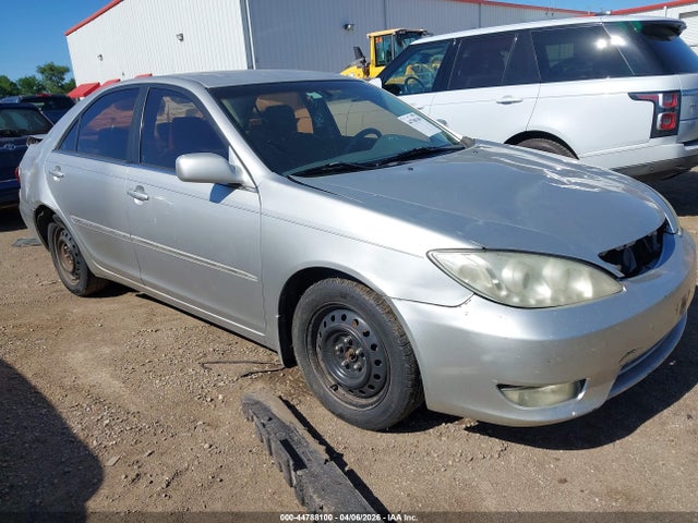 Salvage Toyota Camry Image