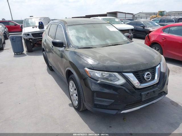 Salvage Nissan Rogue Image