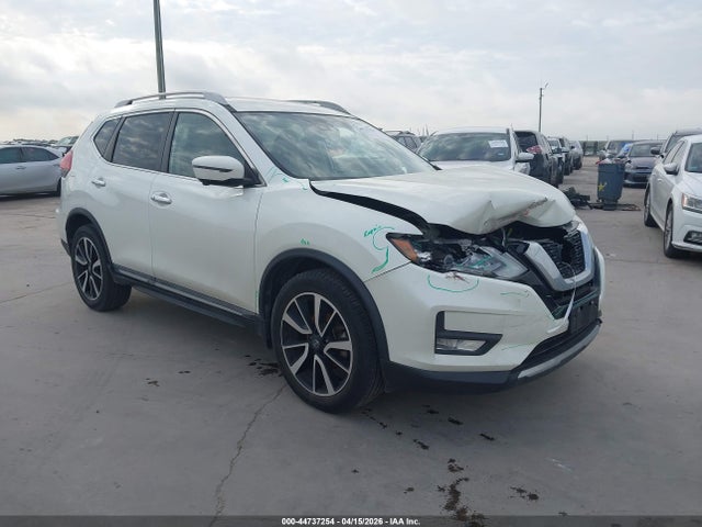 Salvage Nissan Rogue Image