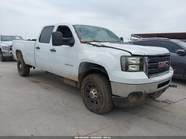 Salvage General Motors Sierra 3500HD Image