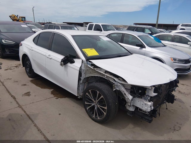 Salvage Toyota Camry Image