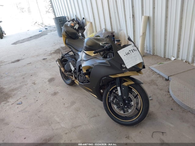 Salvage Kawasaki Zx636 Image