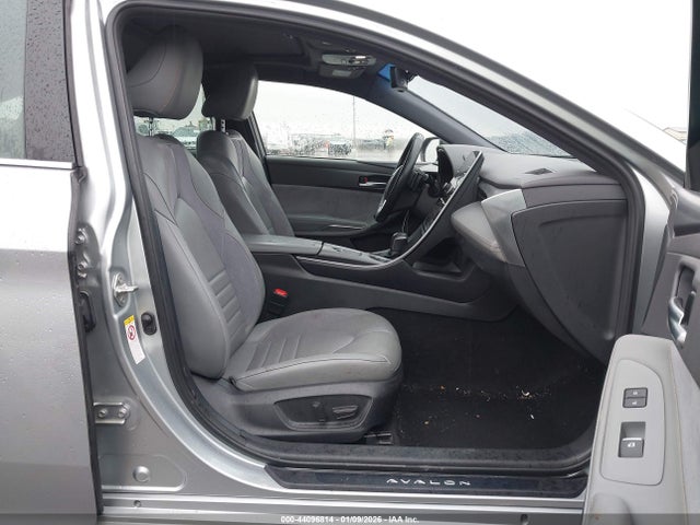 Toyota Avalon Xse