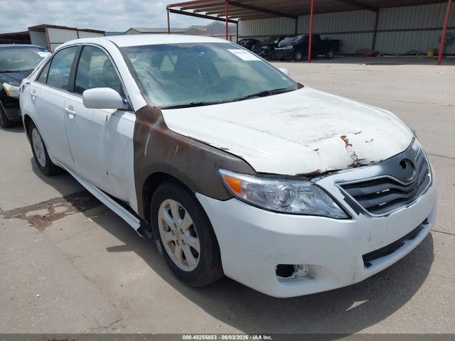 Salvage Toyota Camry Image