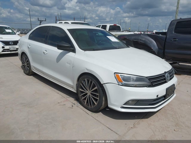 Salvage Volkswagen Jetta Image